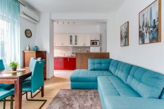 Apartments LORA 13.Jula, 15 - Budva - 0