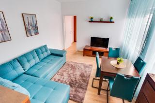 Apartments LORA 13.Jula, 15 - Budva - 2