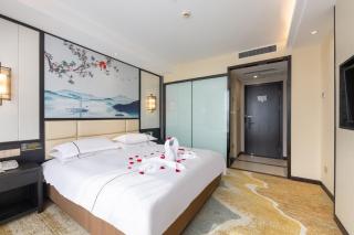 Yiwu Luckbear Hotel - 2