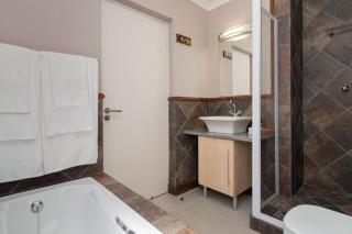 Whale Away Guest House - Hermanus - 5