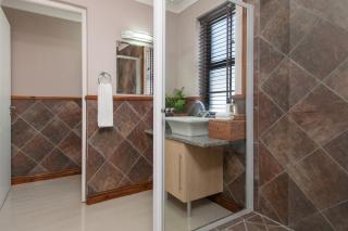Whale Away Guest House - Hermanus - 9