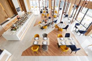 The Quarter Ari by UHG - 8