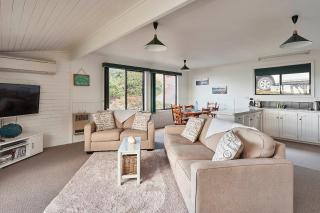 KINGFISHER COTTAGE Beachfront at the Binalong Bay - Binalong Bay - 6