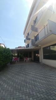 La Perla B&B Hotel - 9