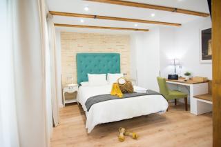 Acetres 5 Boutique - Sevilla - 0