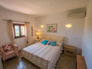 Villa immersa nel verde con meravigliosa vista mare - Palau - 4