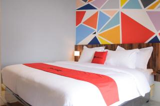 RedDoorz Plus near UNIMED Medan - Medan - 0