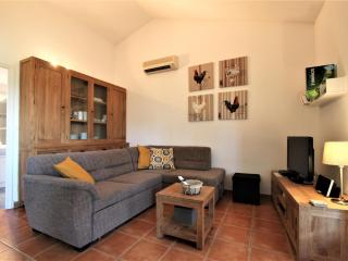 Cosy Holiday Home in Arles with Pool - Arles - 8