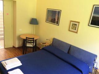 Queen bedroom - Terracina - 4