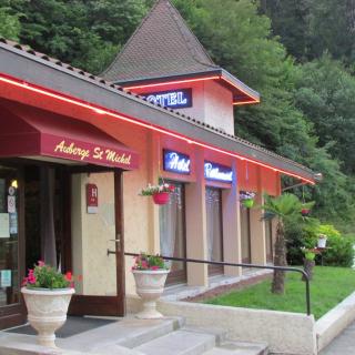 AUBERGE SAINT MICHEL - Saint-Martin-dʼUriage - 0