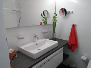 Ferienwohnung-Apartment-Seeblick-in-Plaza-Marit-Residenz - 3