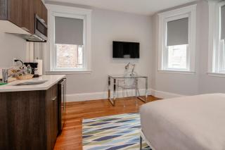 Modern Studio, 15 min Train to Boston - 6