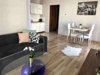 Al Krakowska 291A by Homeprime - 0