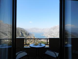 Big Hill Apartment - Kotor - 7