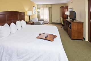 Holiday Inn Express & Suites Cincinnati Riverfront by IHG - 4