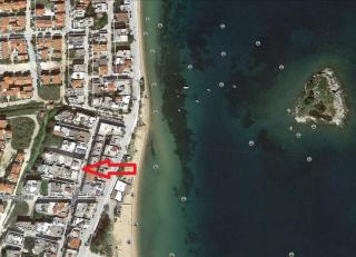 White Apartment 70m from the sea - Néa Péramos - 9