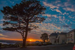 Porth Avallen Hotel - 1