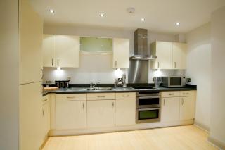 2 bed 2 bath at Pelican Hse in Newbury - FREE secure, allocated parking - 9