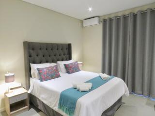 The Executive - Exclusive Self-Catering Apartments - Ezulwini - 3