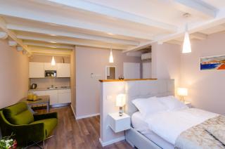 Villa Flores Studio Apartment - 0