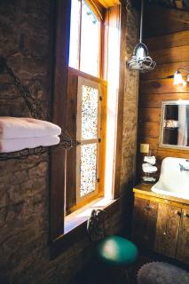 Upstairs Inn - Hico - 3