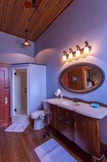 Upstairs Inn - Hico - 5