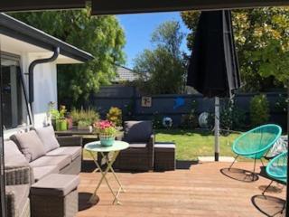 A Little Bit Beachy Modern Guest Room and Private Toilet - Christchurch - 1