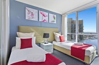 Beach Stay - Ocean & Riverview resort Chevron Renaissance central Surfers Paradise - Gold Coast - 1
