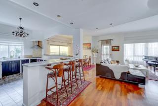 Charming spacious 4BR apt near the sea - 8