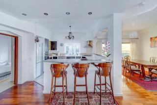 Charming spacious 4BR apt near the sea - 4