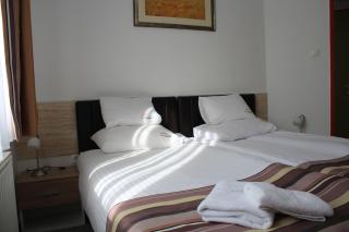 Auguszta Hotel és Diákszálló - Debrecen - 1