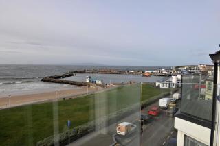 Apartment 10, SOUTH PIER, 13-14 Kerr Street, - Portrush - 4