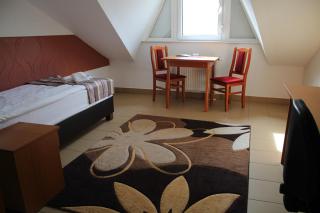 Auguszta Hotel és Diákszálló - Debrecen - 5