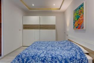 Modern Apartment in the Best Area of Sliema - Sliema - 3