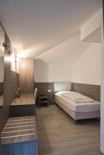 Hotel Garnì Villa Fontana - Trento - 3