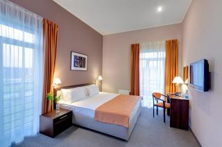 Lviv Ramada Hotel - 4