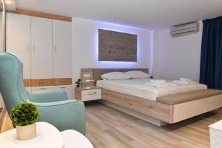 La Perla Apartments - 3