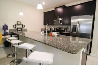 A - New 4 Bedroom Home - 5 Miles to Disney - Free Water Park - Private Pool - Kissimmee - 2