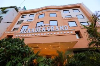 Hotel Meraden Grand - Varanasi - 0