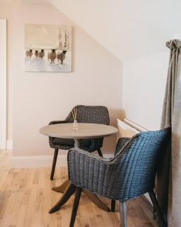 Hill House Apartment - 2