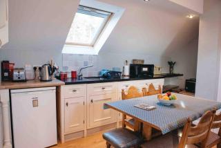 Hill House Apartment - 1