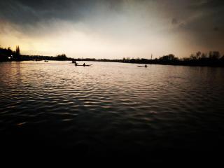 Houseboat Young Snow View Front Line Dal Lake - Srinagar - 6