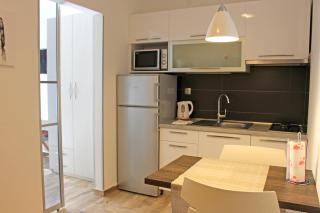 Alison Apartments - 2