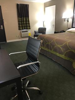 Super 8 by Wyndham Taylorville IL - 5