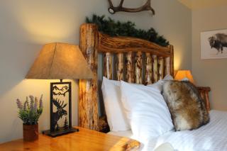 The Evergreen - West Yellowstone - 0