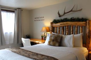 The Evergreen - West Yellowstone - 5