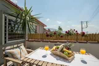 Splendid Views from a Cozy Cottage with a Garden Terrace - 8