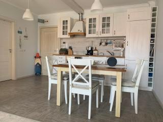 Charming Beach Holiday Apartment - 9