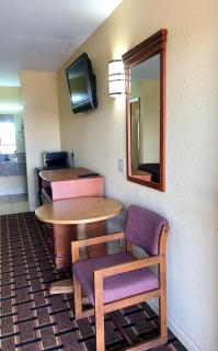 Americas Best Value Inn-Indianola - Indianola - 1