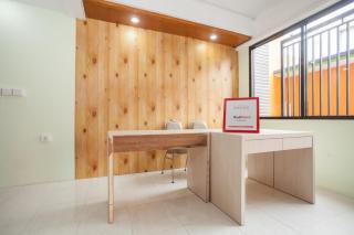 RedDoorz near Petra University 2 - Surabaya - 4